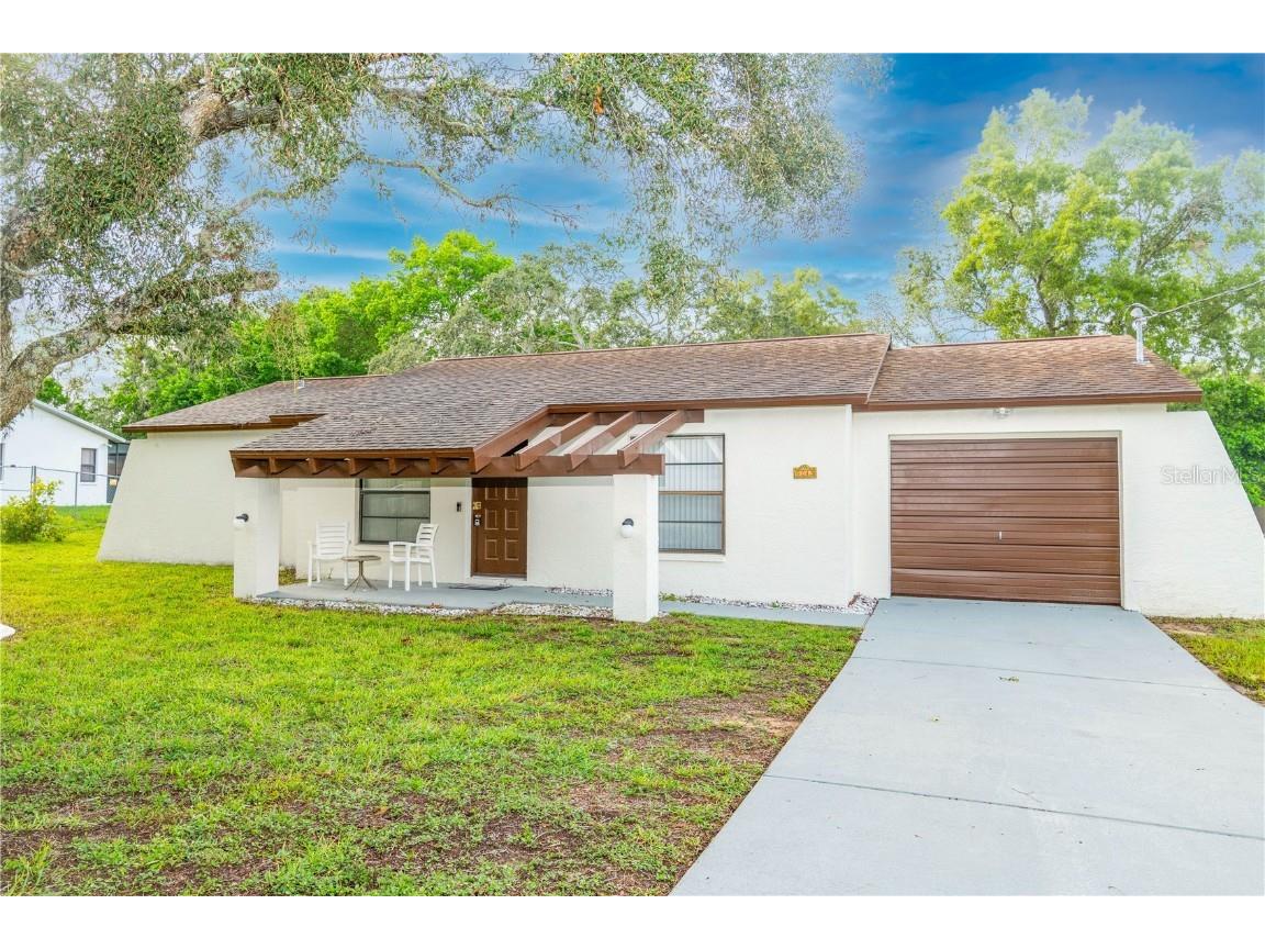 9043 Nakoma Way Weeki Wachee FL 34613 U8208190 image1