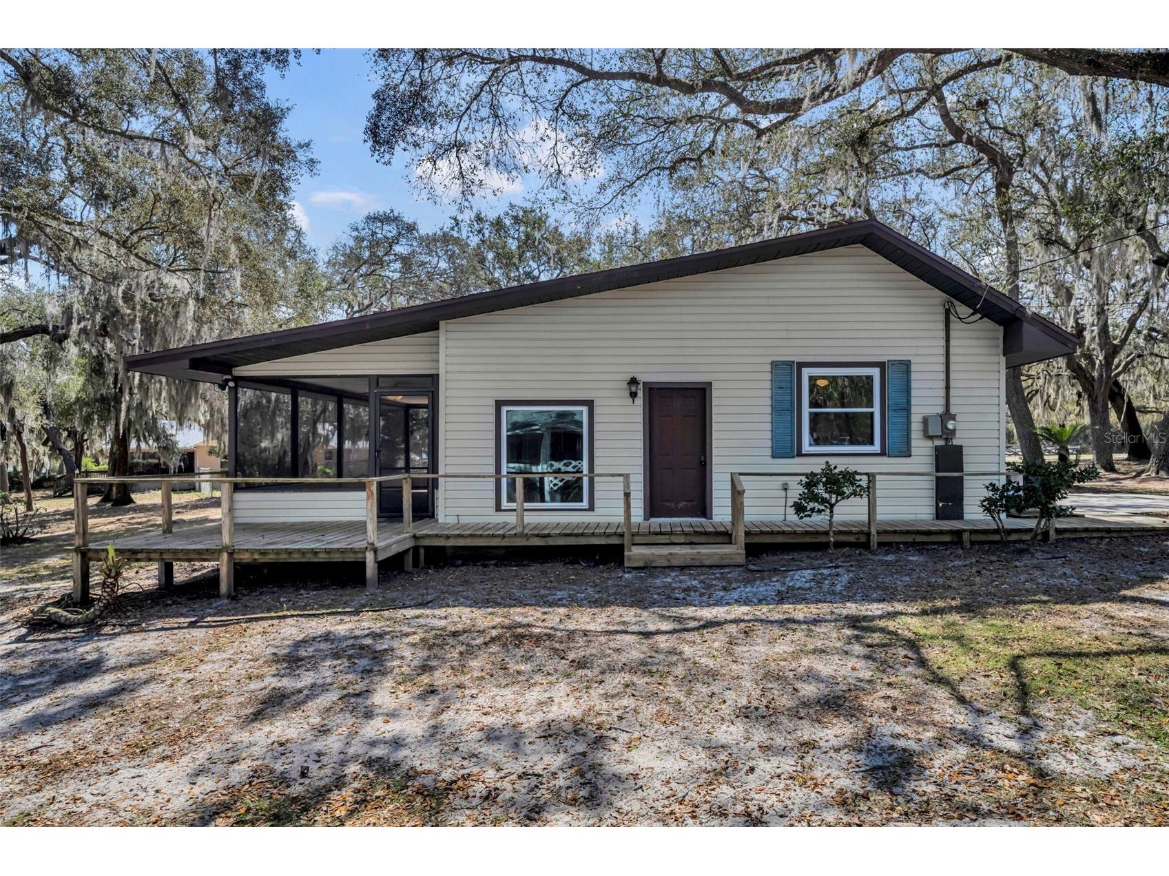 9043 SE 180th Ave Ocklawaha FL 32179 - Long Lake G5108721 image1