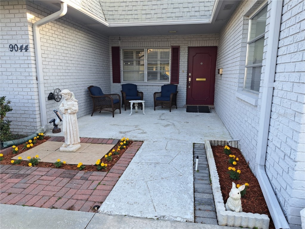 9044 Golden Horseshoe Drive Seminole FL 33777 U8192956 image1