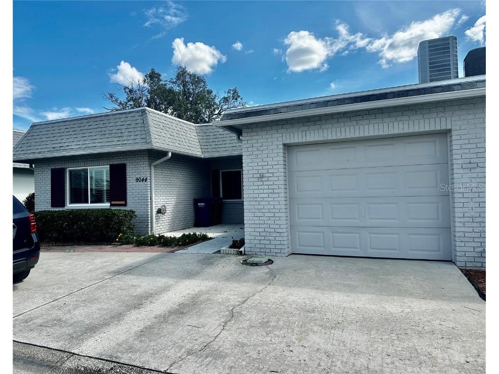 9044 Golden Horseshoe Drive Seminole FL 33777 U8213133 image1
