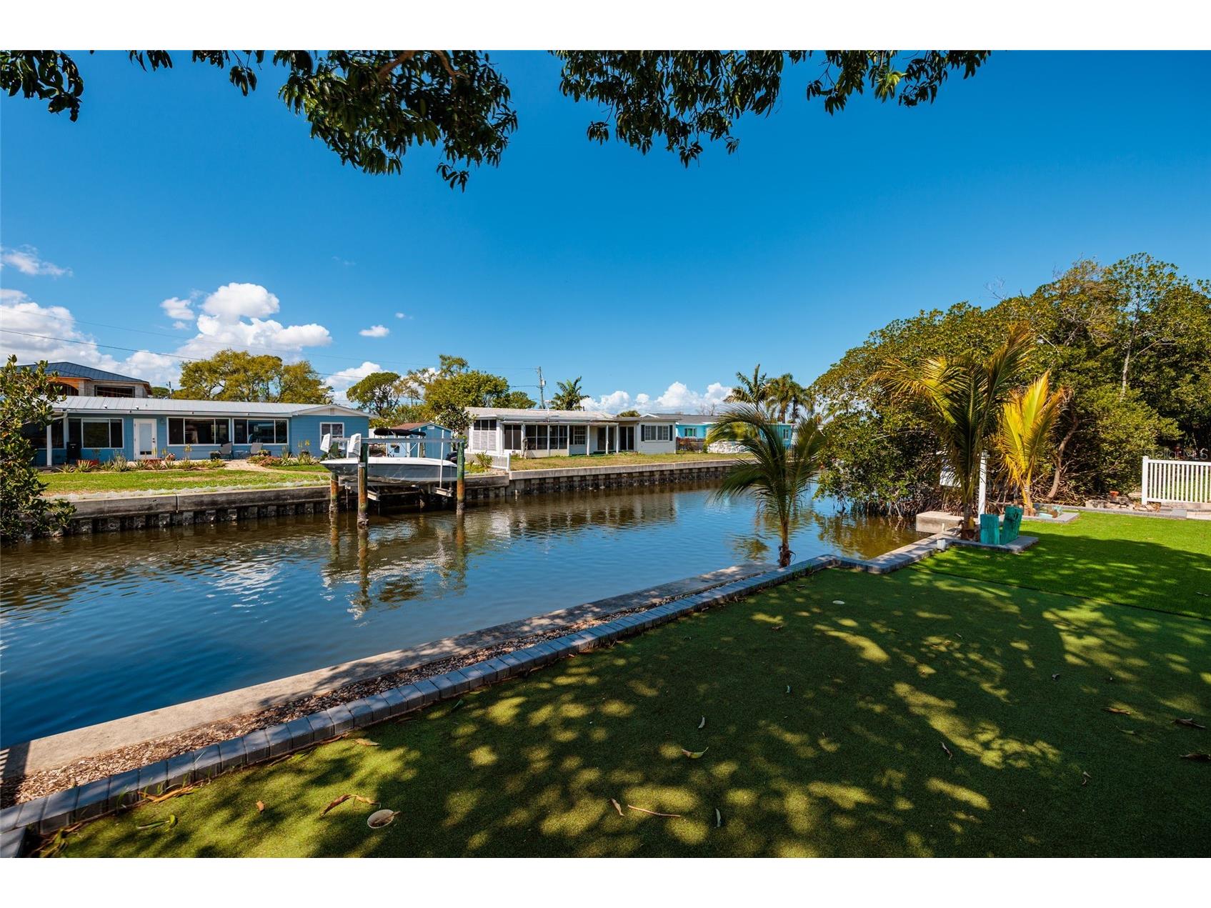 9046 Treasure Lane NE Saint Petersburg FL 33702 TB8480780 image18