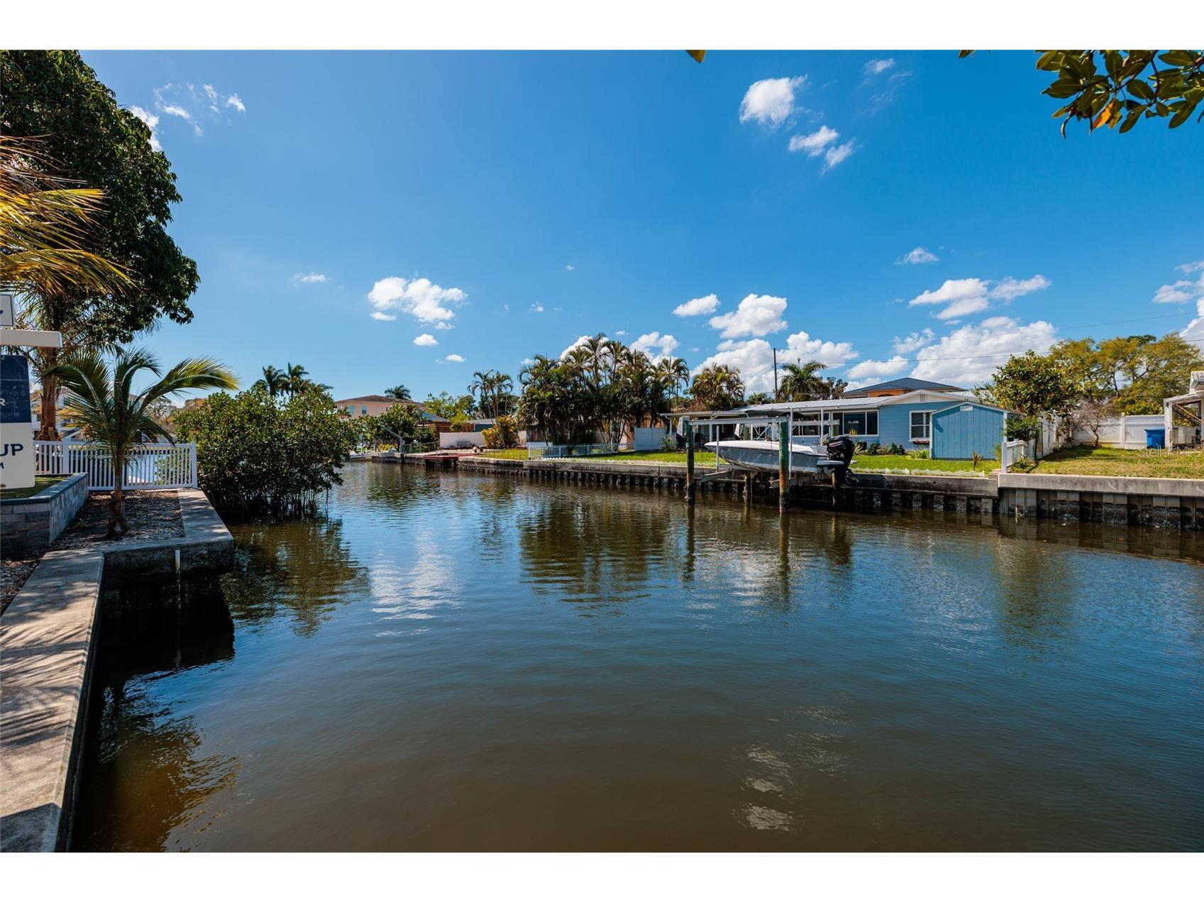 9046 Treasure Lane NE Saint Petersburg FL 33702 TB8480780 image6