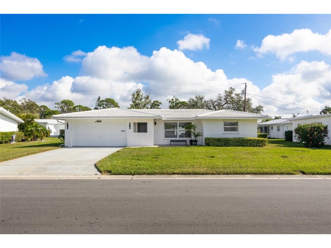 9047 143rd St Seminole FL 33776 TB8332445 image1
