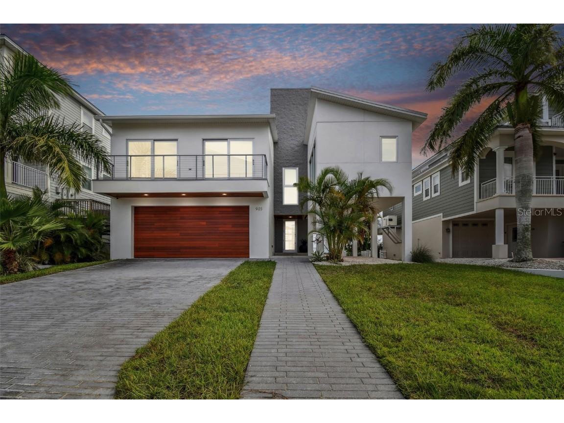 905 Bay Point Drive Madeira Beach FL 33708 - BOCA CIEGA BAY U8218162 image1