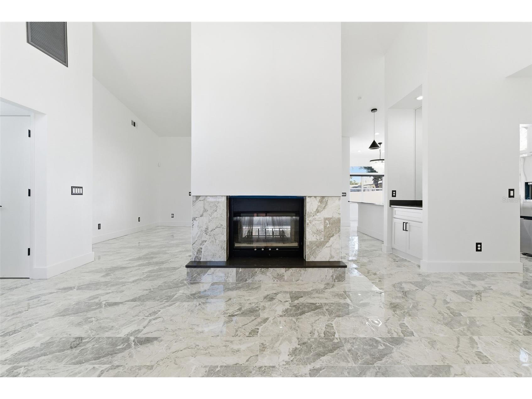 905 Clearcreek Drive Tampa FL 33613 TB8465009 image10