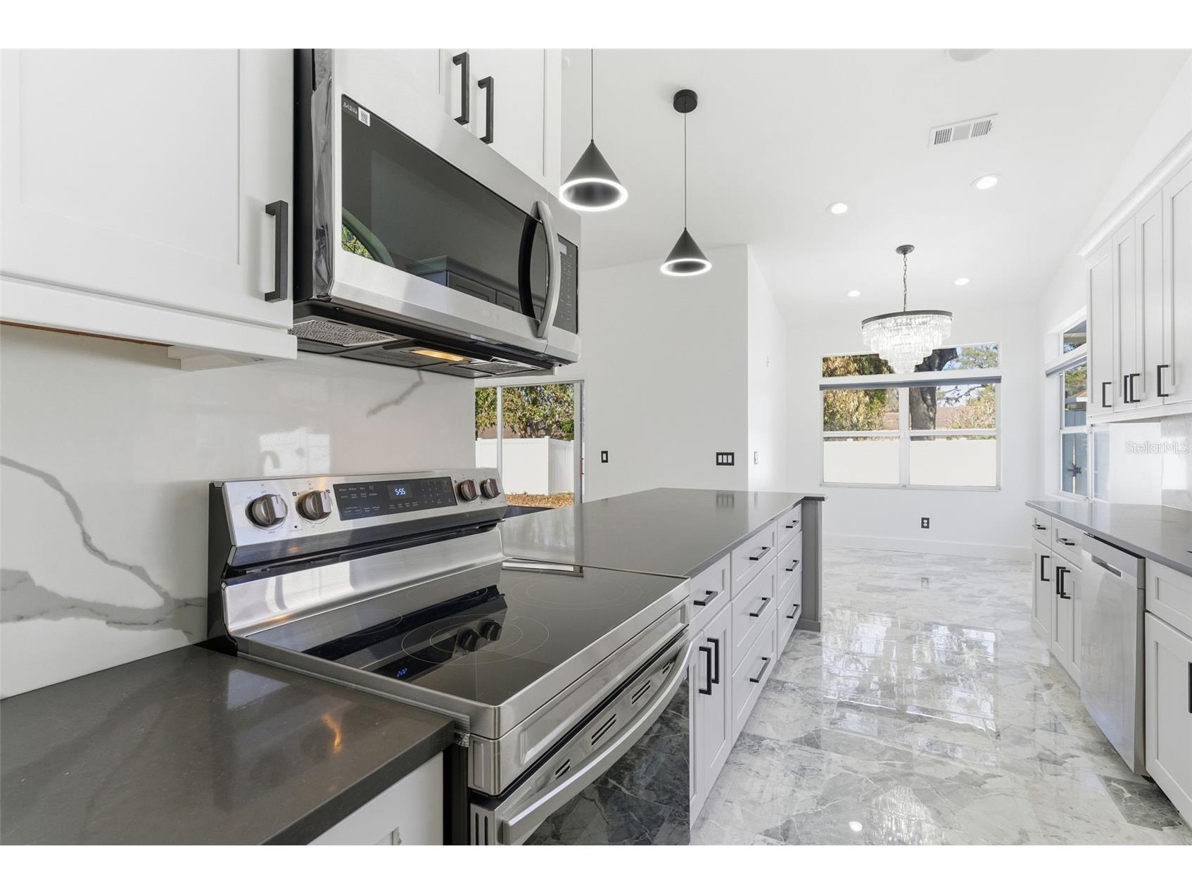 905 Clearcreek Drive Tampa FL 33613 TB8465009 image19
