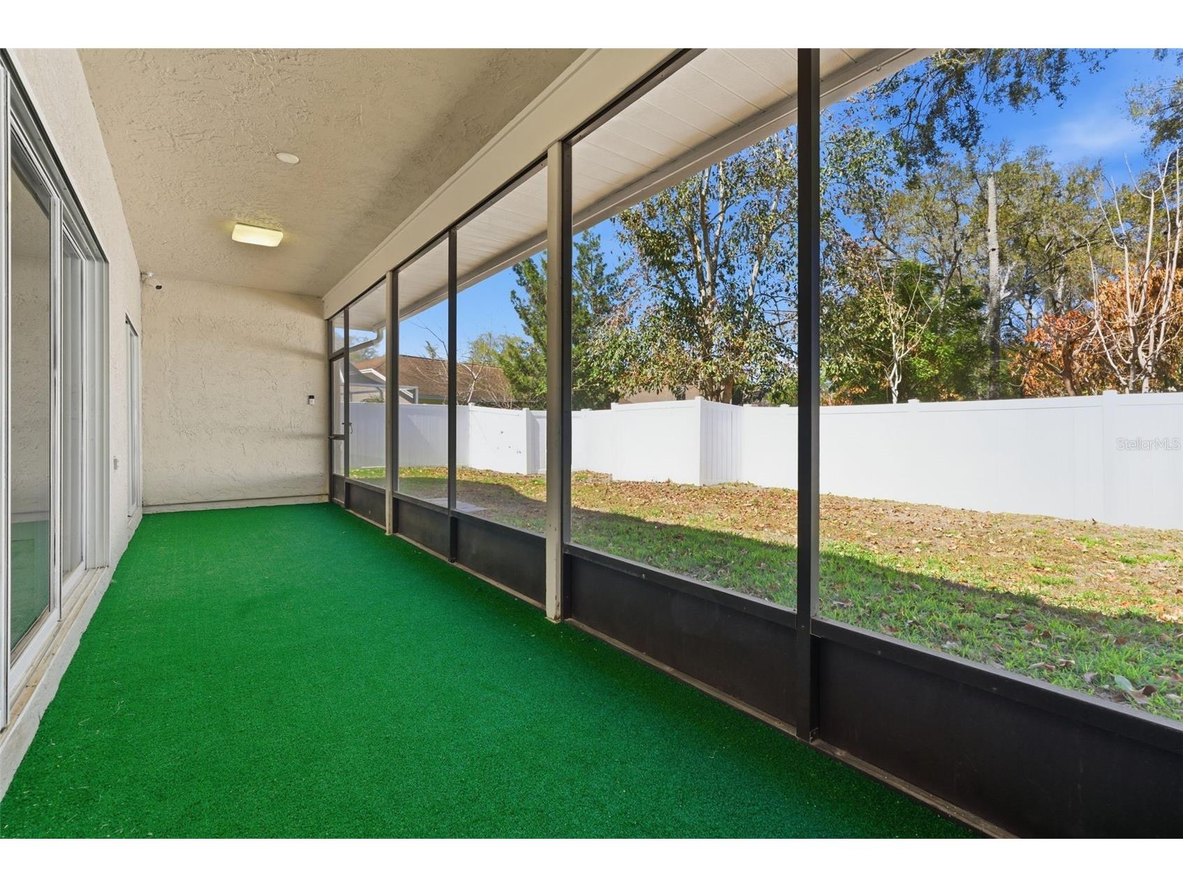 905 Clearcreek Drive Tampa FL 33613 TB8465009 image32