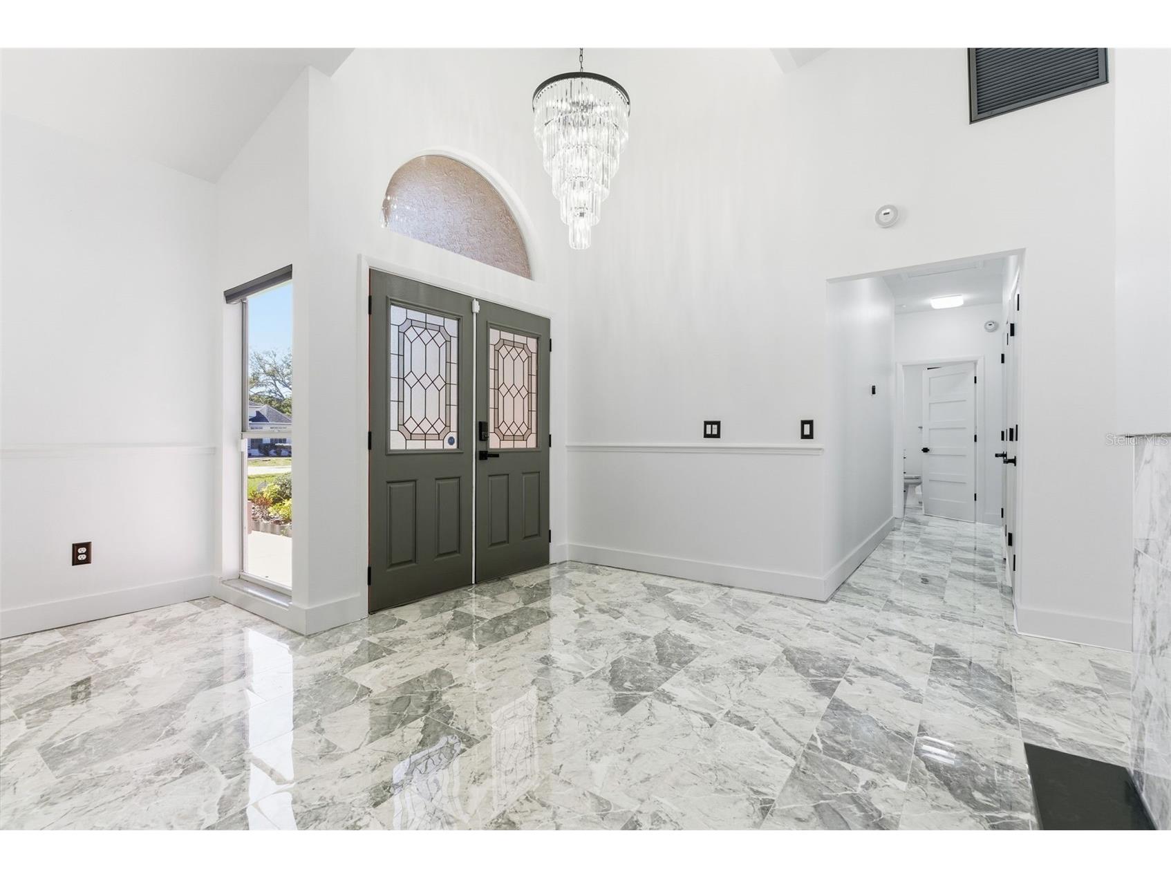 905 Clearcreek Drive Tampa FL 33613 TB8465009 image6