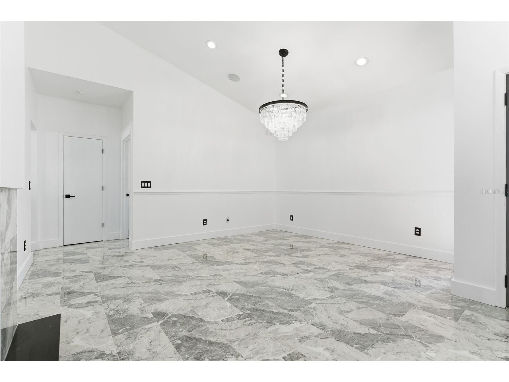 905 Clearcreek Drive Tampa FL 33613 TB8465009 image7