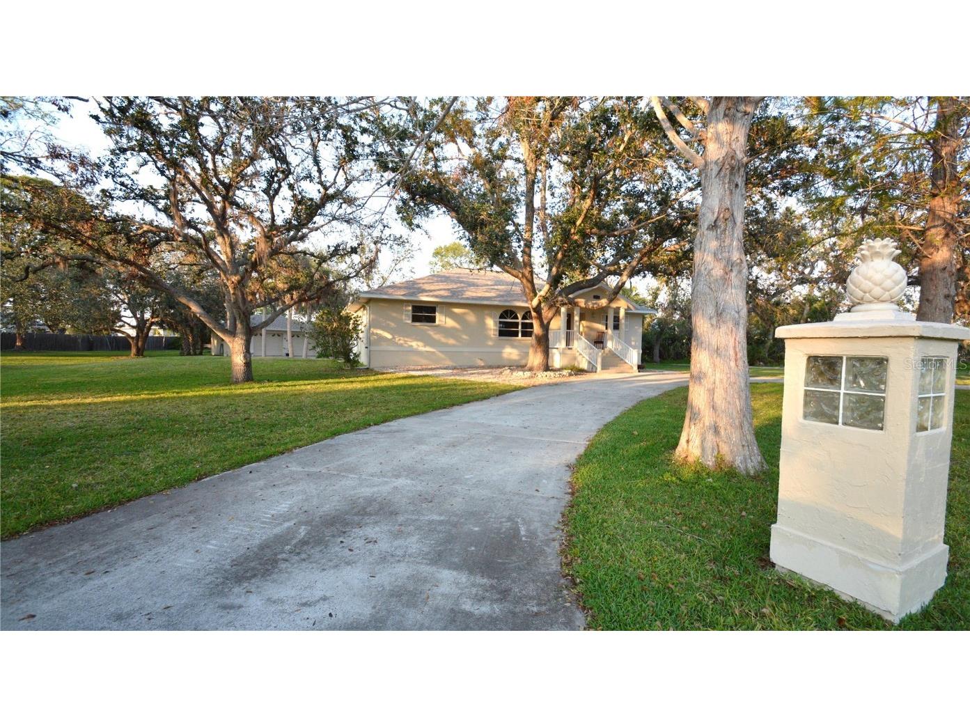 905 Colonial Road Venice FL 34293 A4625928 image1