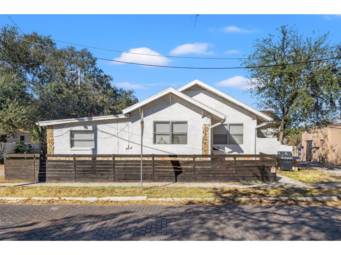 905 James Avenue S Saint Petersburg FL 33705 TB8330624 image1