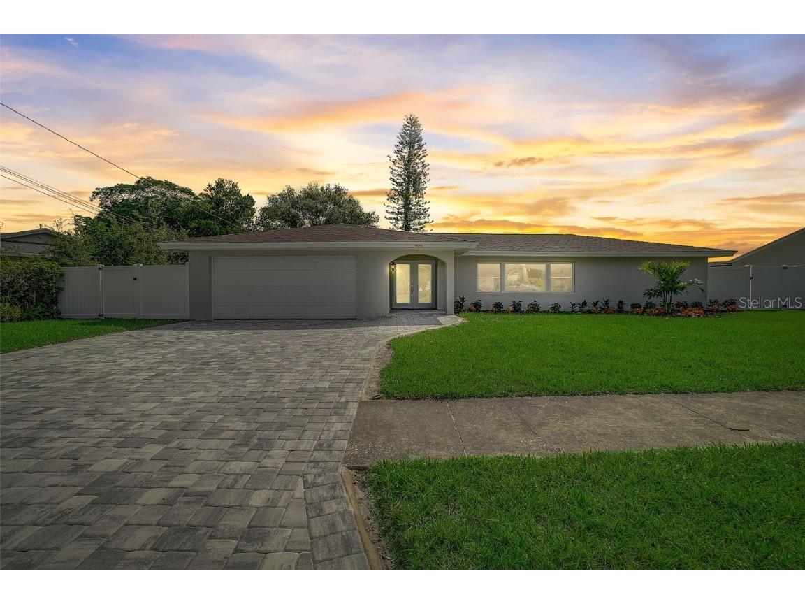 905 Richards Avenue Clearwater FL 33755 - LAKE HOBART T3475189 image1