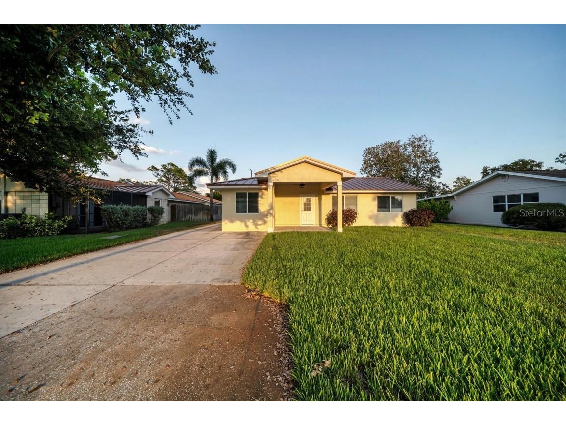 905 Riviera Street #A Venice FL 34285 A4583727 image1