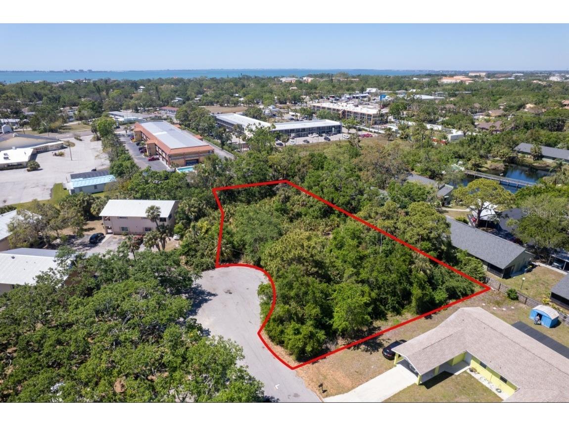 905 Royal Palm Drive Sarasota FL 34234 A4646446 image1