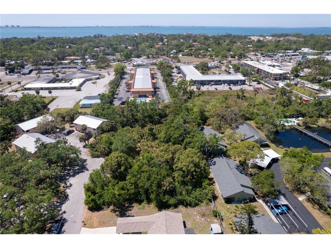 905 Royal Palm Drive Sarasota FL 34234 A4646446 image3