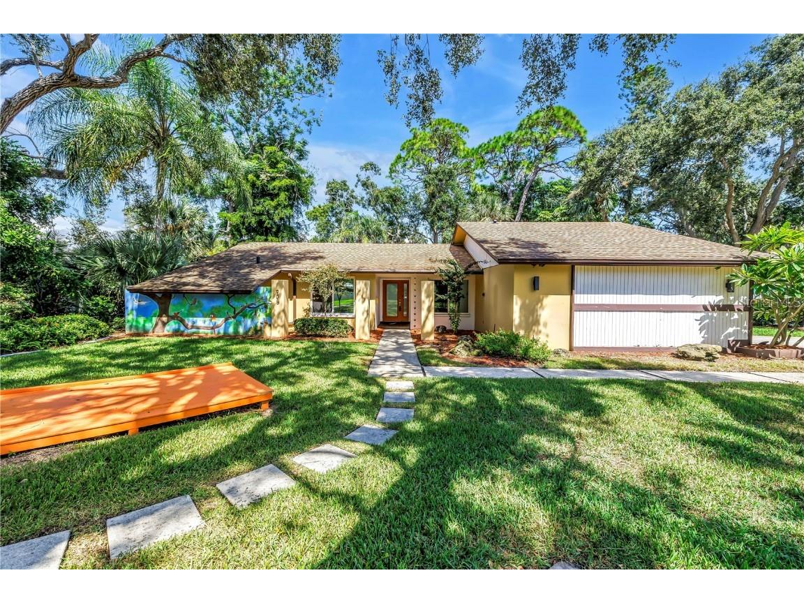 905 Serpentine Drive S Saint Petersburg FL 33705 TB8436389 image1