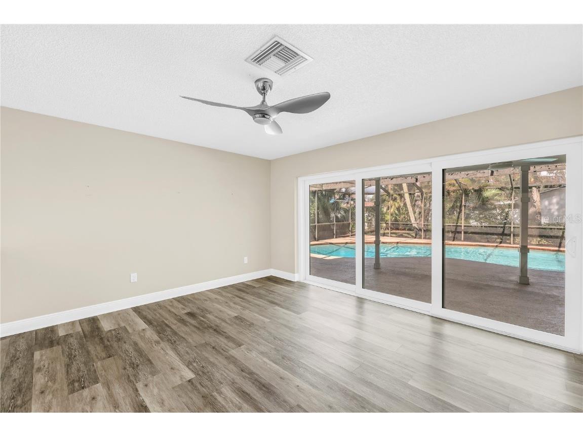 905 Serpentine Drive S Saint Petersburg FL 33705 TB8436389 image20