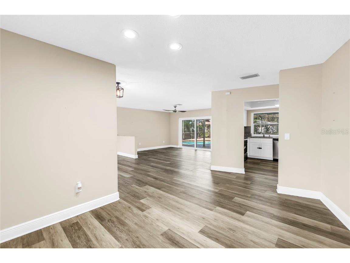 905 Serpentine Drive S Saint Petersburg FL 33705 TB8436389 image25