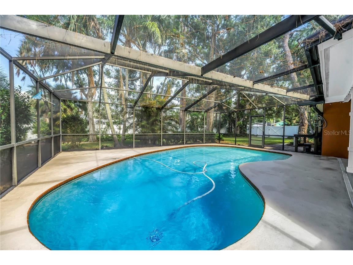 905 Serpentine Drive S Saint Petersburg FL 33705 TB8436389 image56