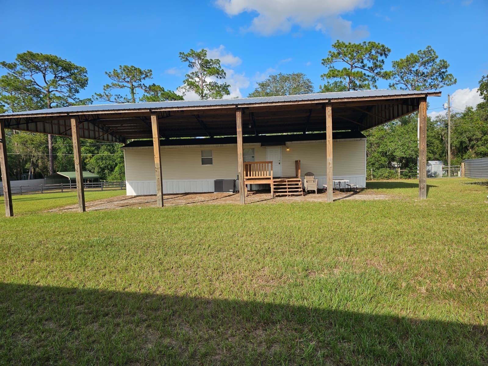 9050 SE 196th Terrace Ocklawaha FL 32179 OM727707 image1