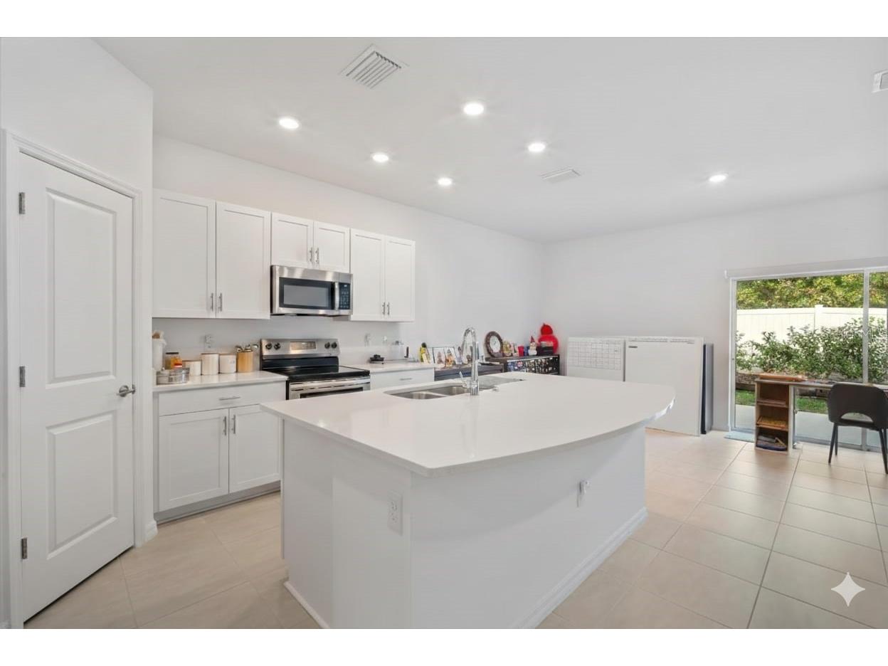 9052 Driven Snow Street Sarasota FL 34241 TB8464504 image3