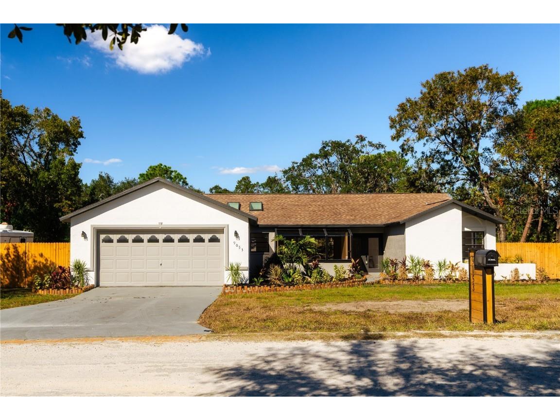 9053 Nakoma Way Weeki Wachee FL 34613 W7870096 image1