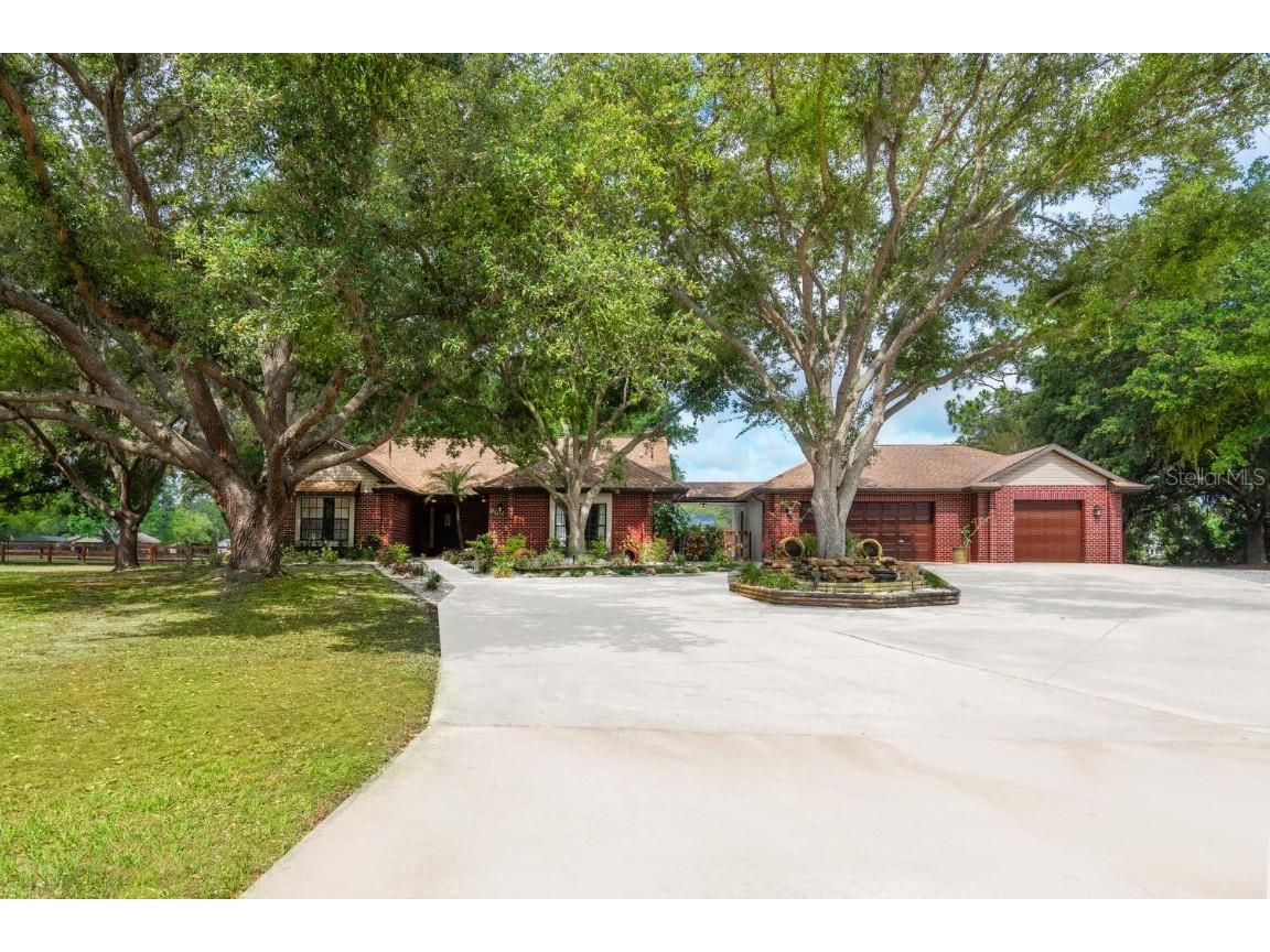 906 136th Street E Bradenton FL 34212 - BIRD LAKE A4610688 image1