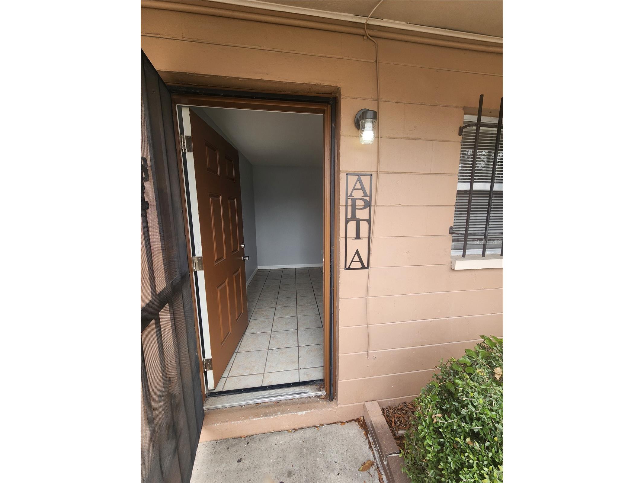 906 E 108th Avenue Tampa FL 33612 TB8486938 image2