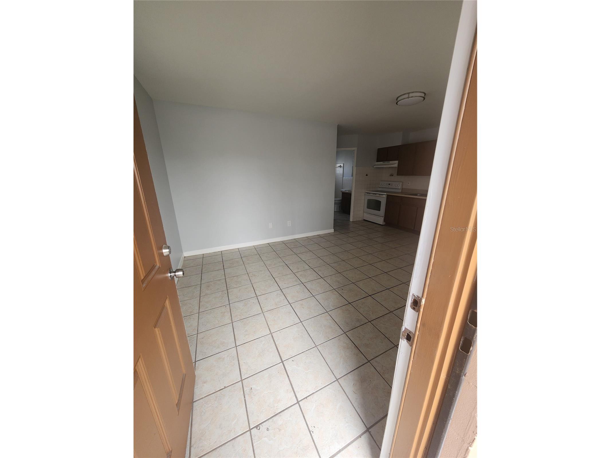 906 E 108th Avenue Tampa FL 33612 TB8486938 image3