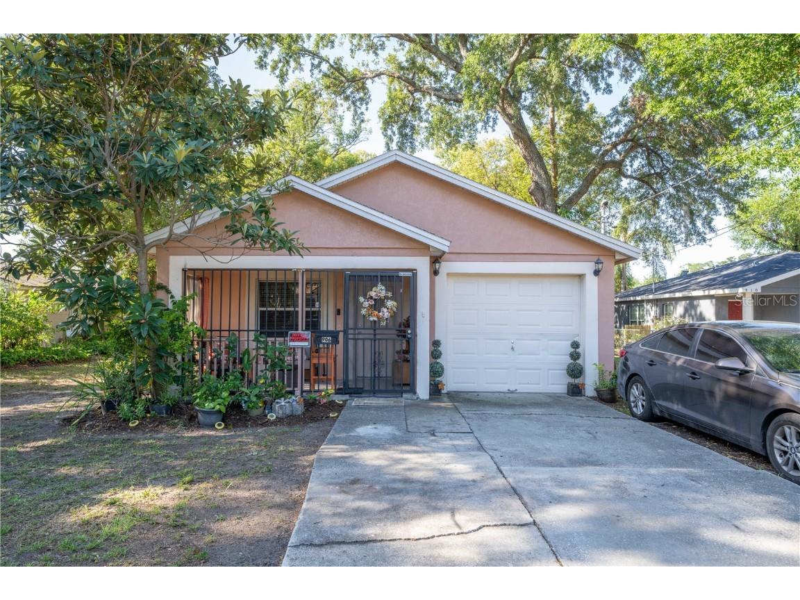 906 Grand Street Orlando FL 32805 O6111117 image1