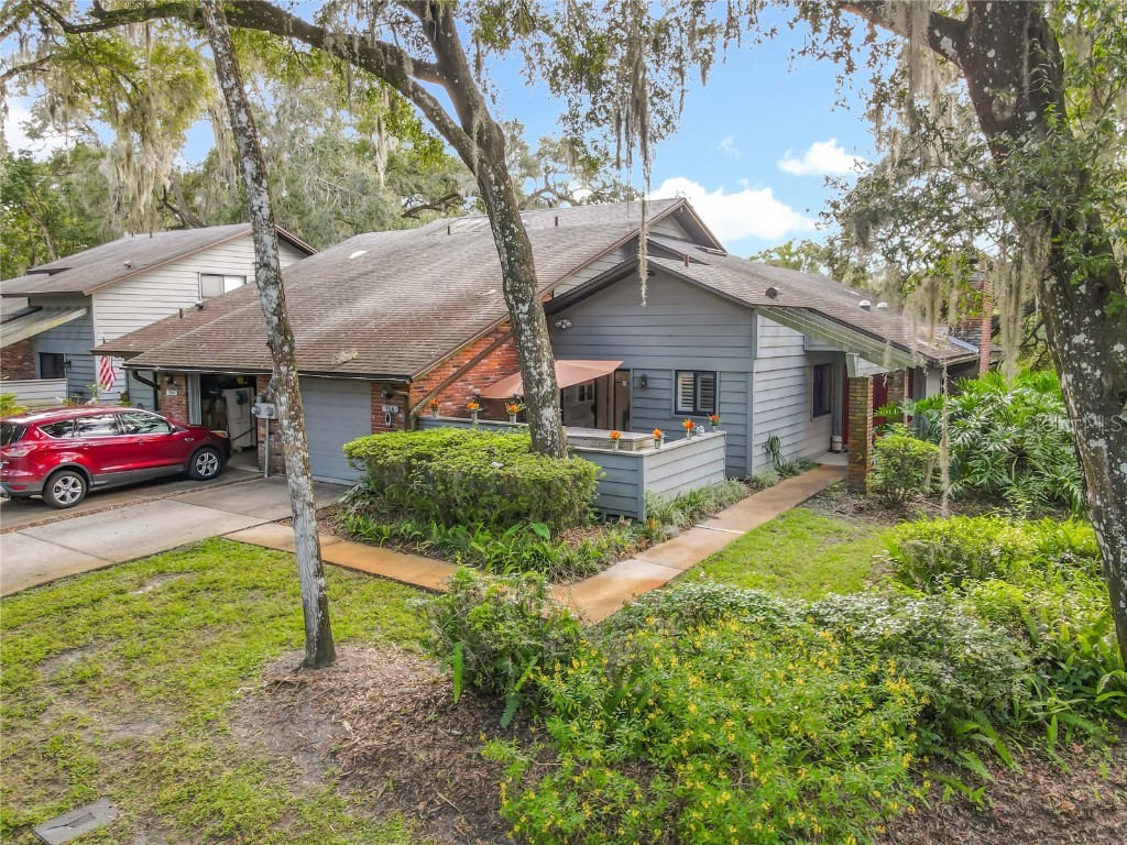 906 Village Green Road #4 Deland FL 32720 V4945004 image1