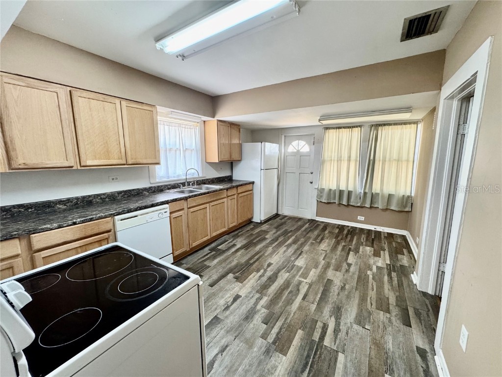 906 W Baker Street Plant City FL 33563 TB8449569 image7