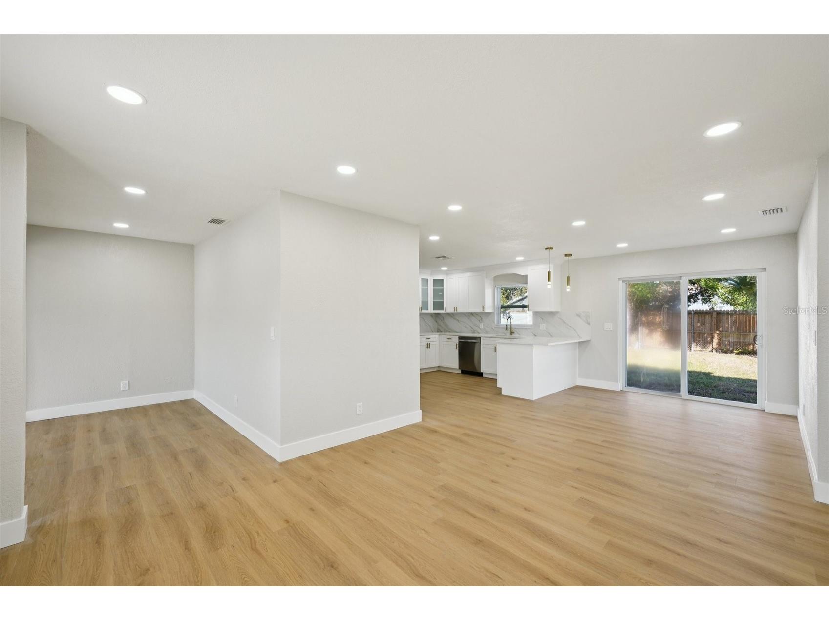 9061 Sunrise Drive Largo FL 33773 TB8466442 image10