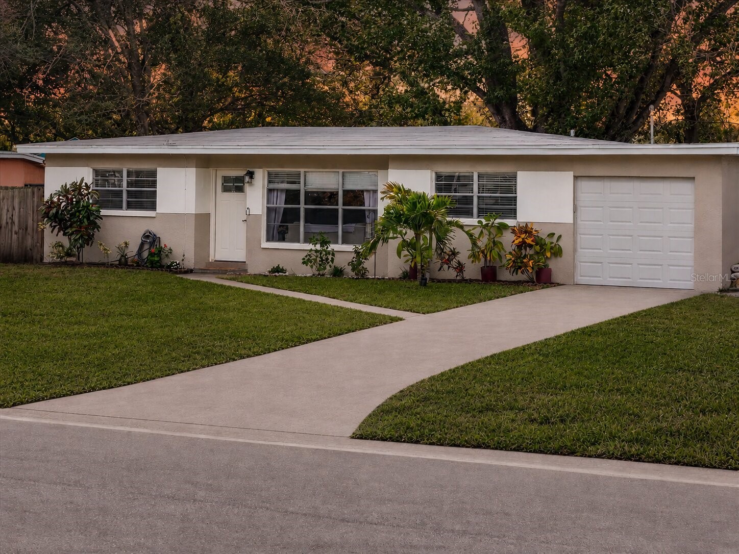 9064 93rd Street Seminole FL 33777 TB8507459 image1