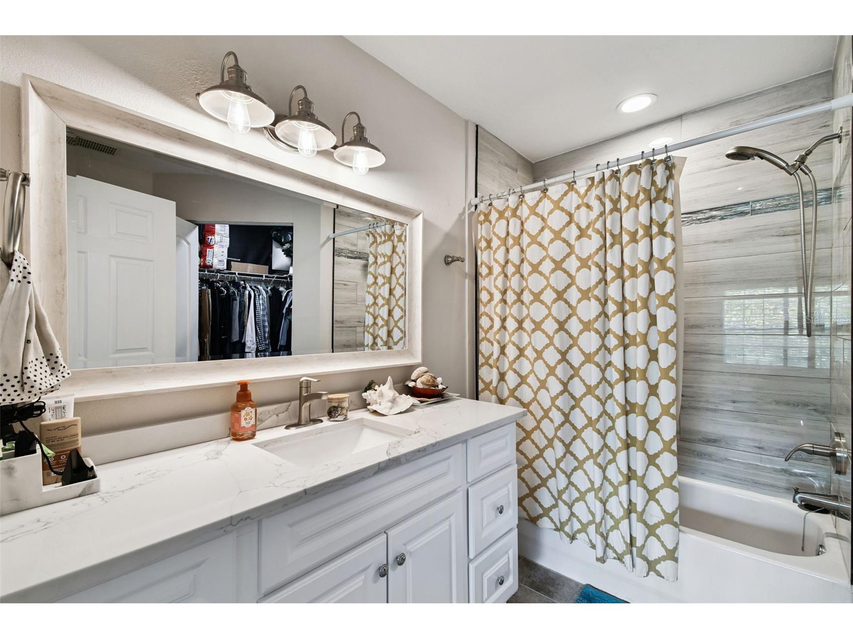9064 Lake Chase Island Way Tampa FL 33626 TB8518902 image35