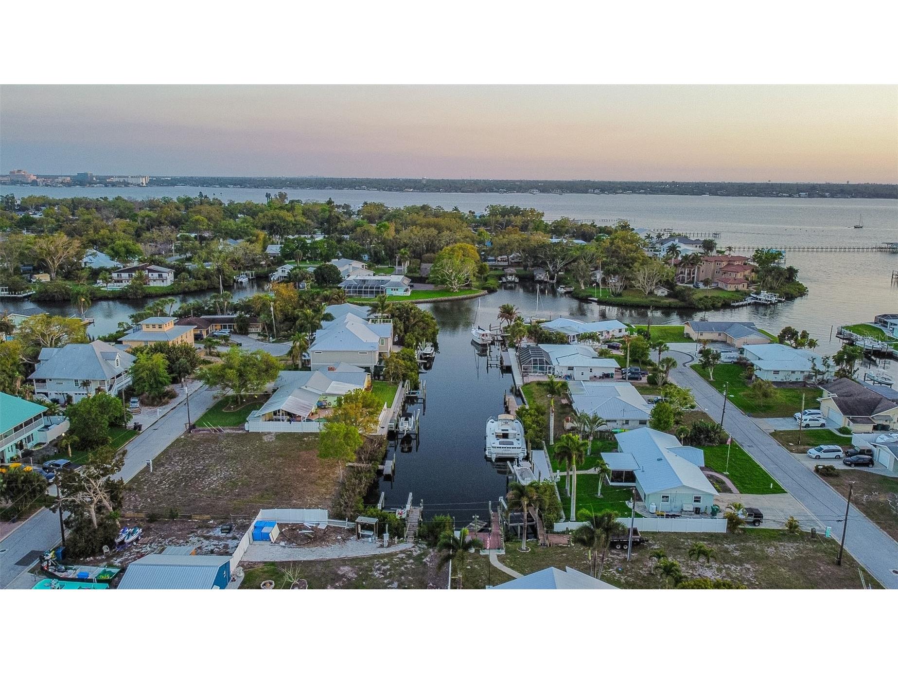 907 22nd Avenue W Palmetto FL 34221 A4685992 image8