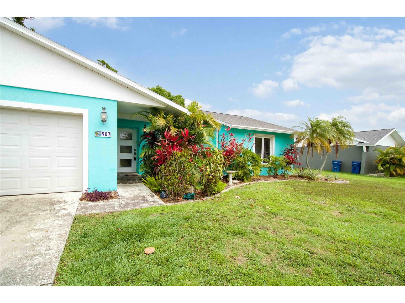 907 69th Street NW Bradenton FL 34209 A4688823 image1