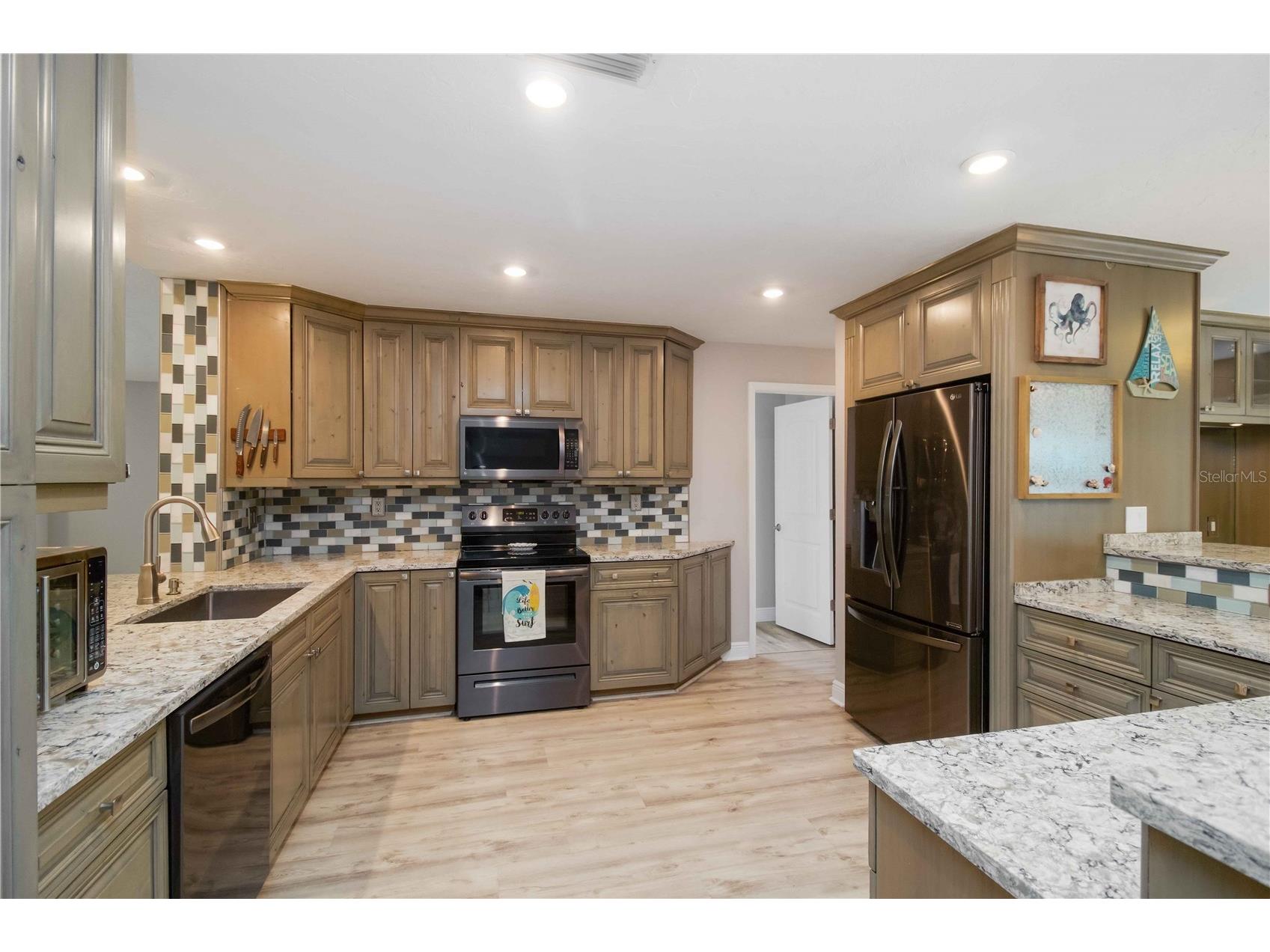 907 69th Street NW Bradenton FL 34209 A4688823 image11