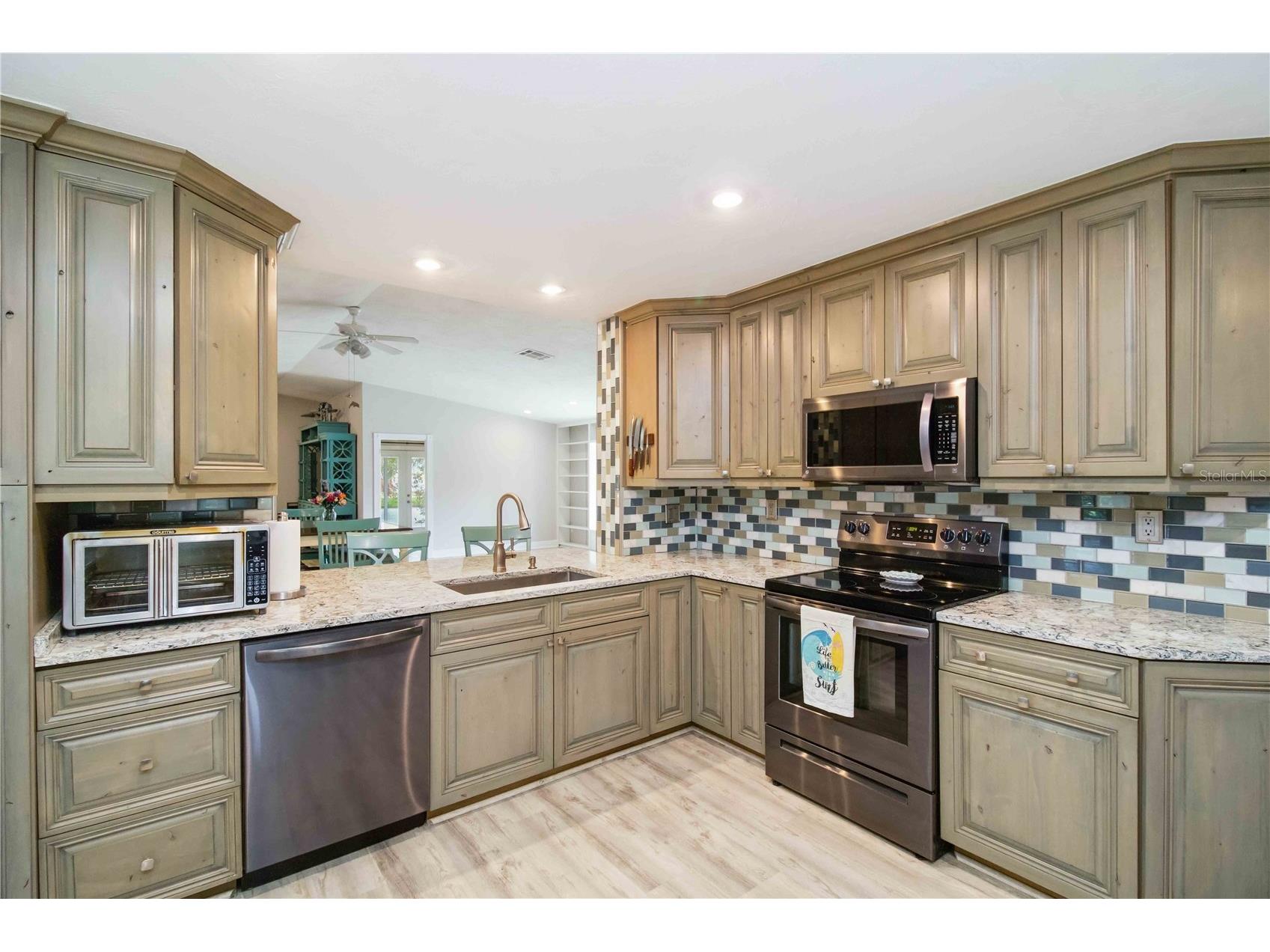 907 69th Street NW Bradenton FL 34209 A4688823 image12