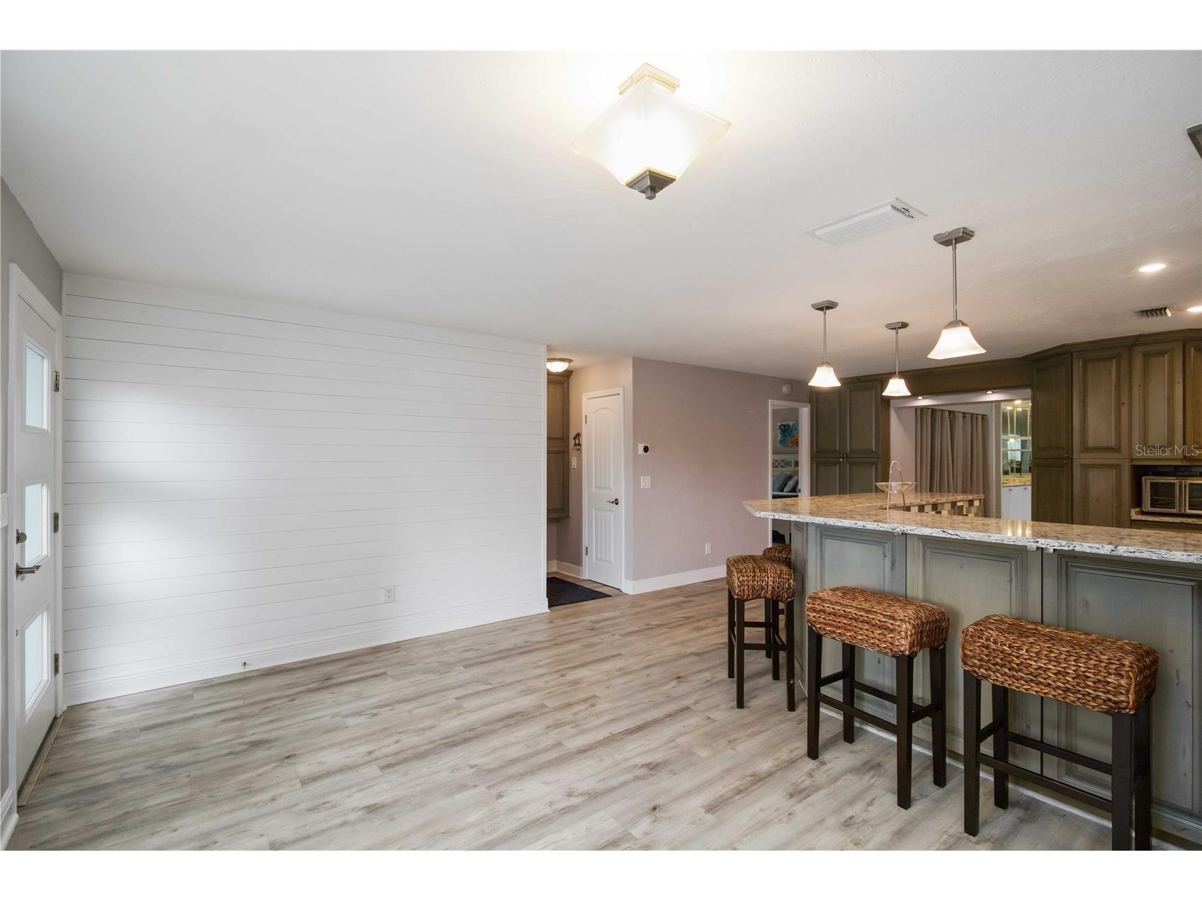 907 69th Street NW Bradenton FL 34209 A4688823 image7