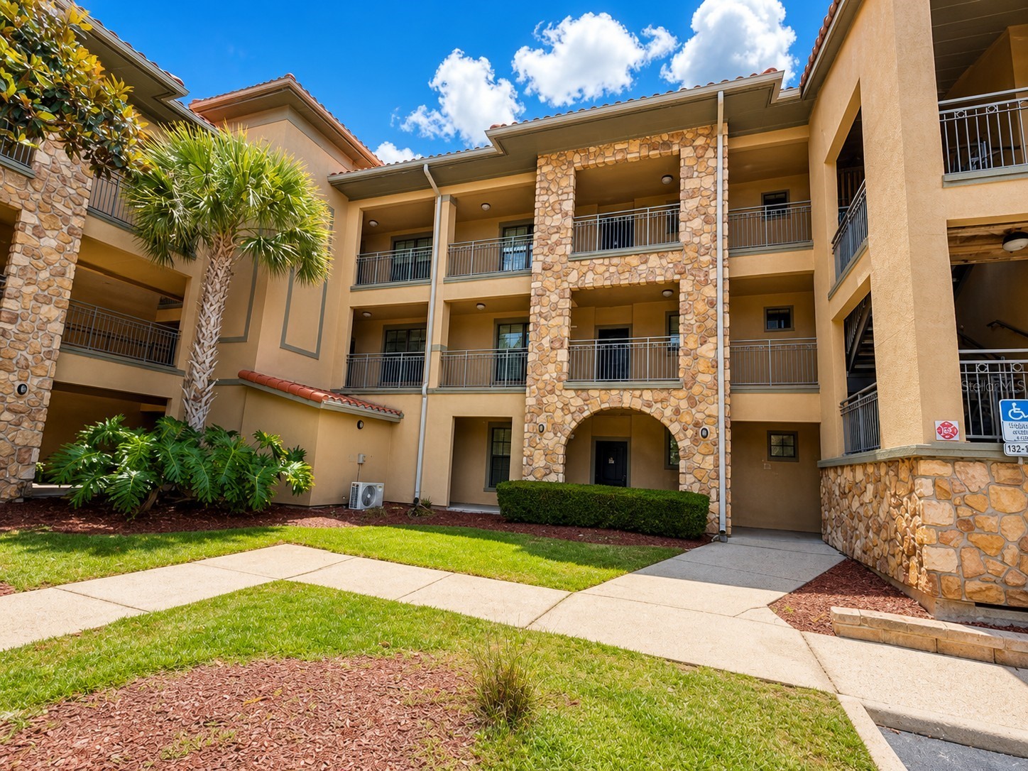 907 Charo Parkway #915 Davenport FL 33897 S5148944 image2