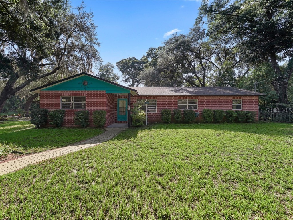 907 Elm Avenue Fruitland Park FL 34731 G5084680 image1