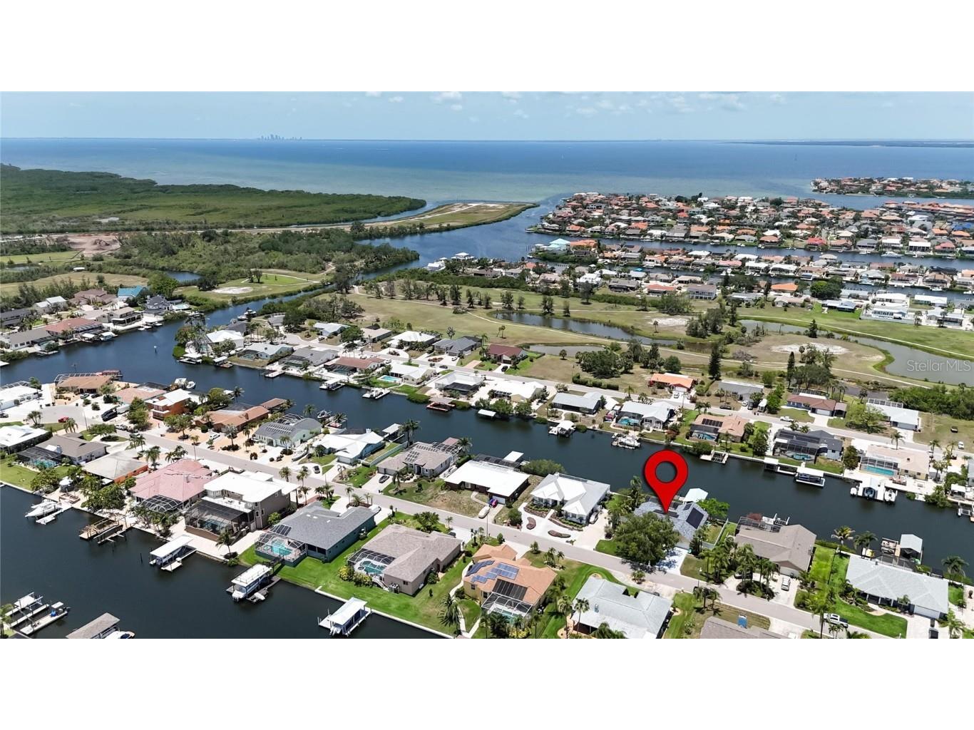 907 Golf Island Drive Apollo Beach FL 33572 - ST. ANDREWS CANAL TB8374263 image1