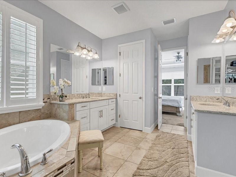 907 Heritage Groves Drive Brandon FL 33510 TB8414344 image32