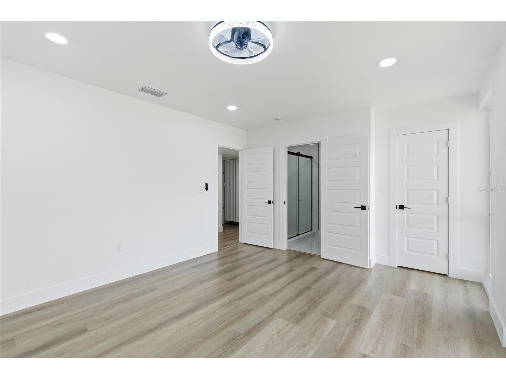 907 Leisure Avenue Tampa FL 33613 TB8515564 image11
