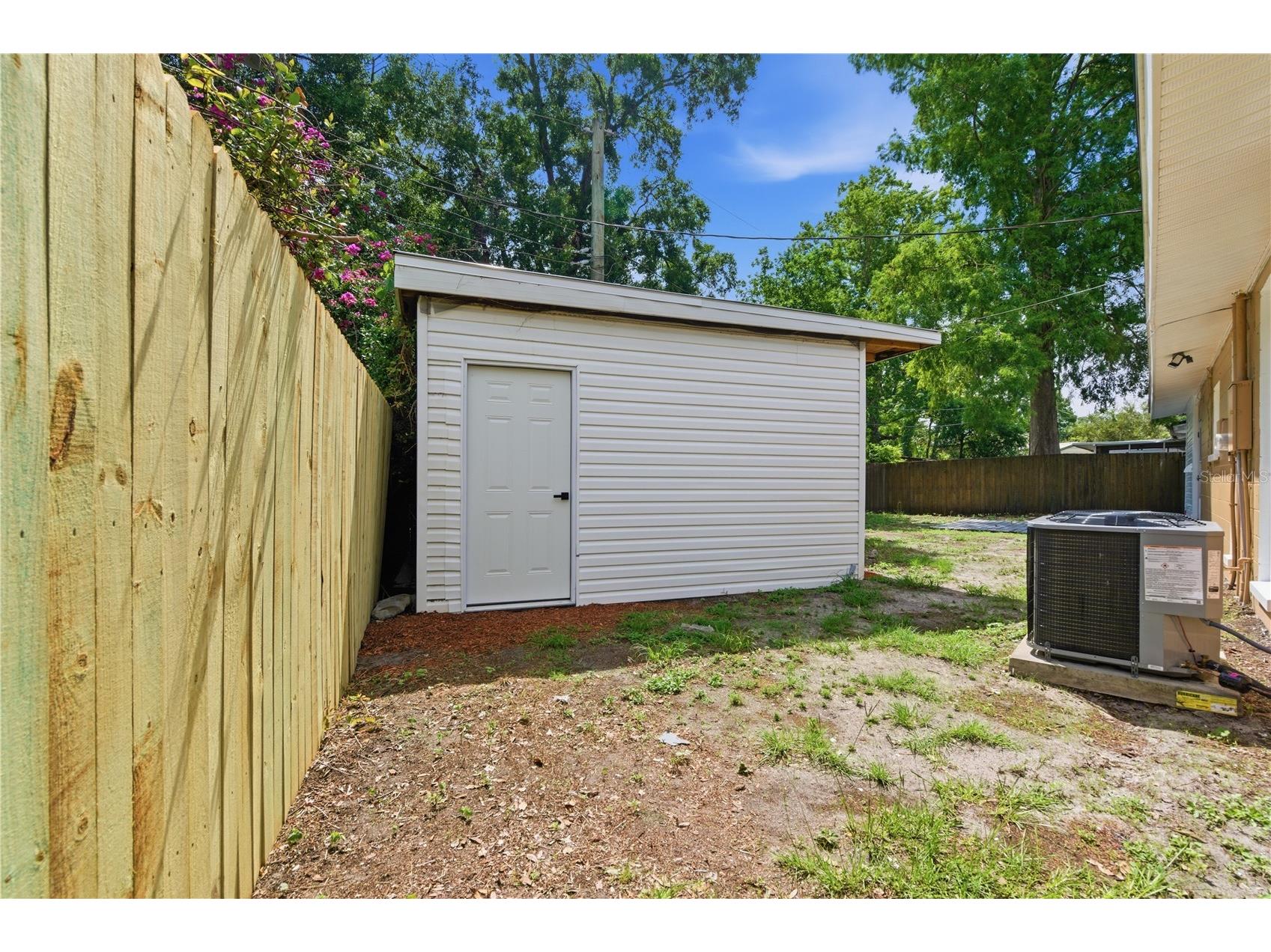 907 Leisure Avenue Tampa FL 33613 TB8515564 image22