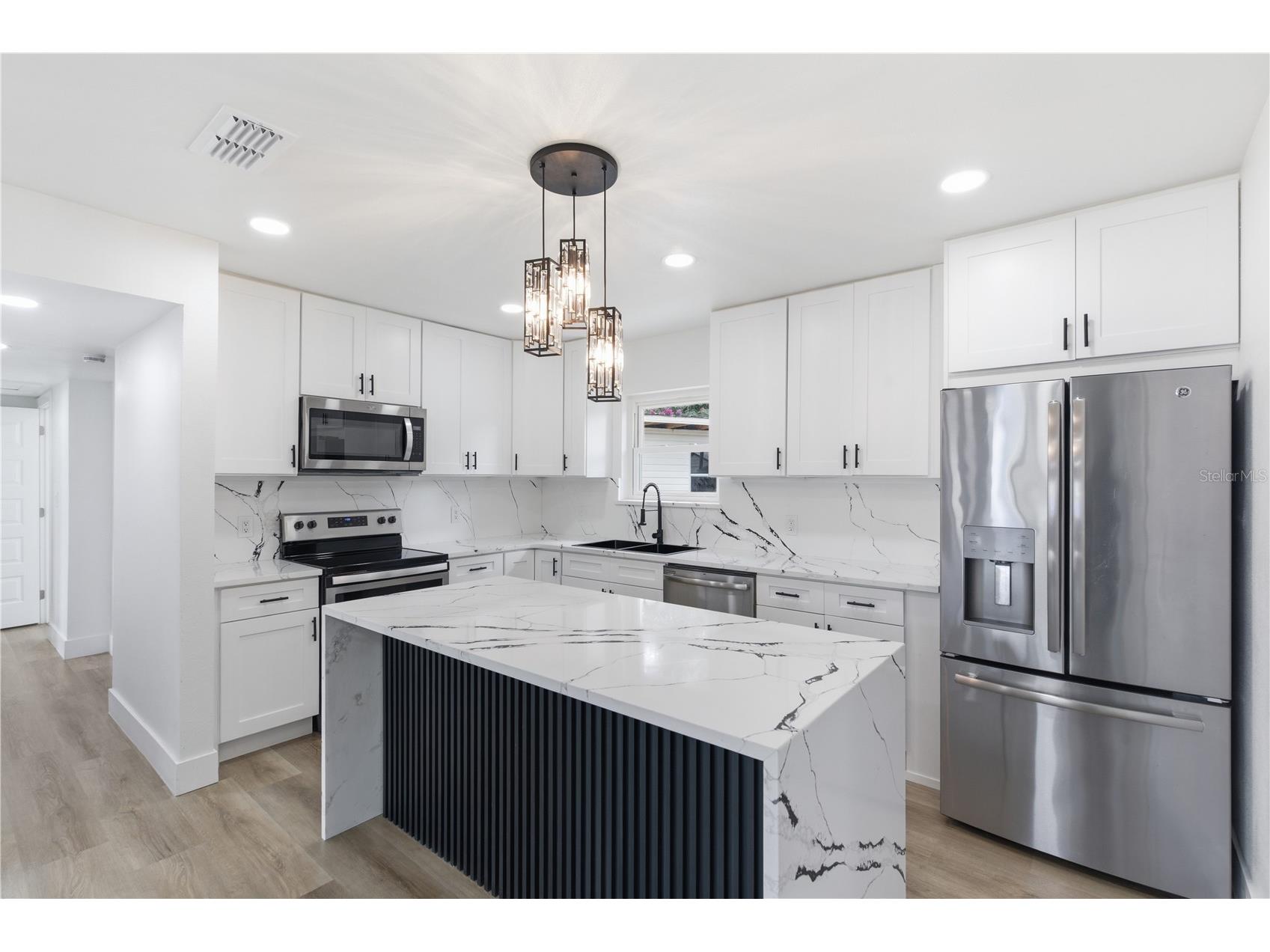 907 Leisure Avenue Tampa FL 33613 TB8515564 image3