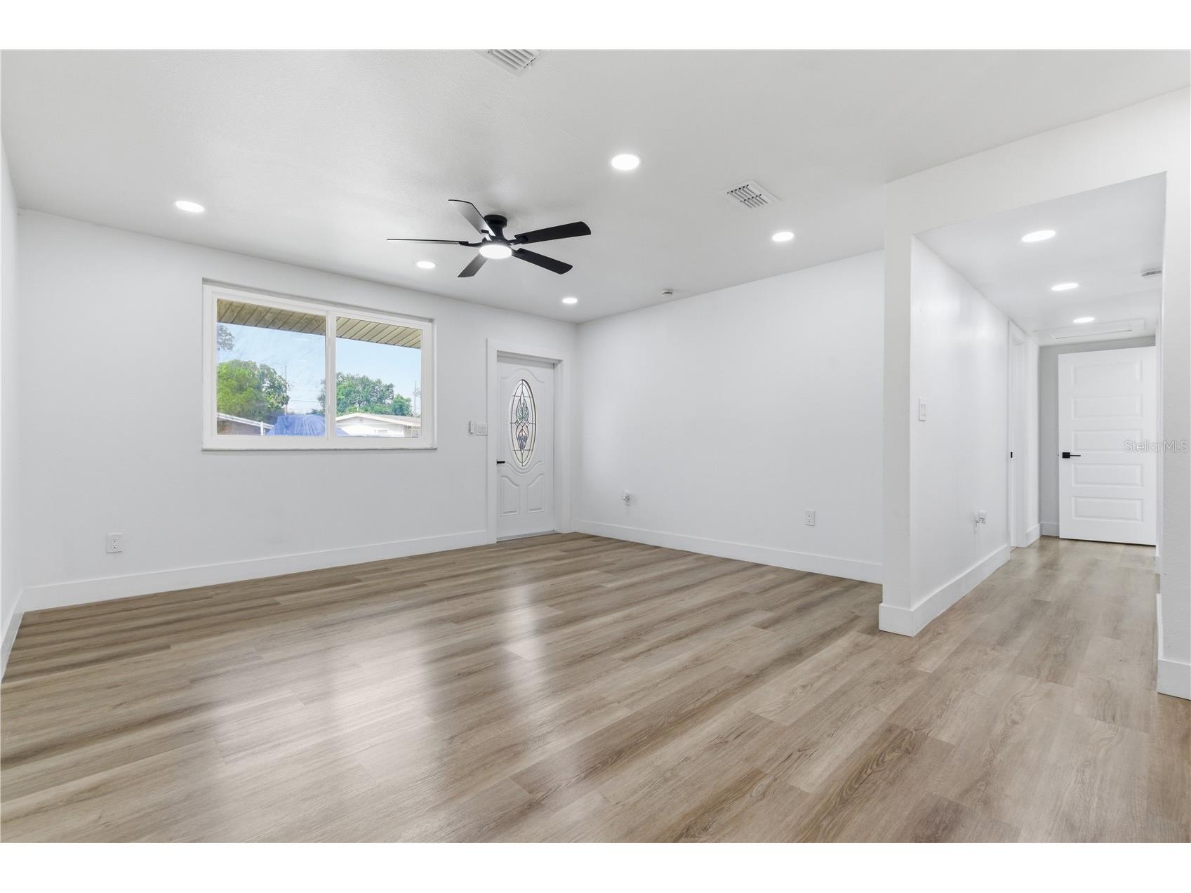 907 Leisure Avenue Tampa FL 33613 TB8515564 image7