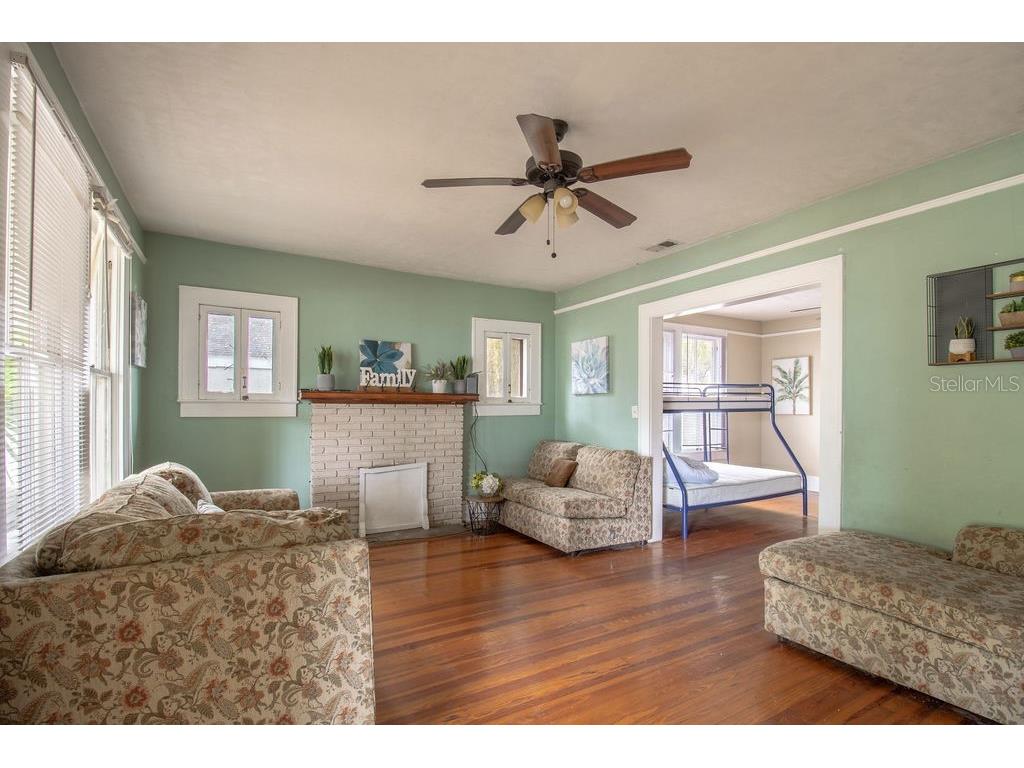 907 NW 11th Avenue Gainesville FL 32601 GC538065 image4