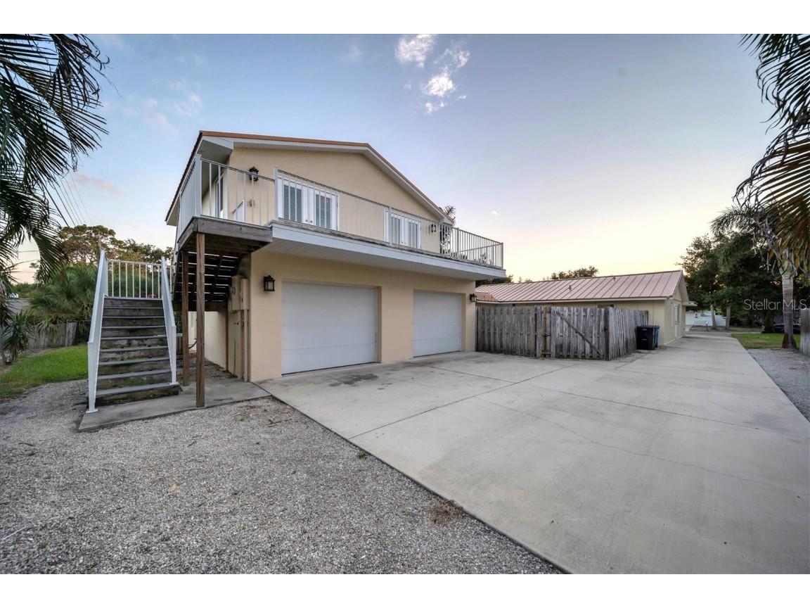 907 Riviera Street Venice FL 34285 A4589185 image1